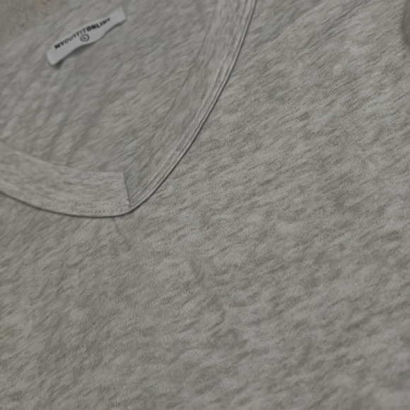MYOUTFITONLINE - Grey Long Sleeve - Picture 3 of 4